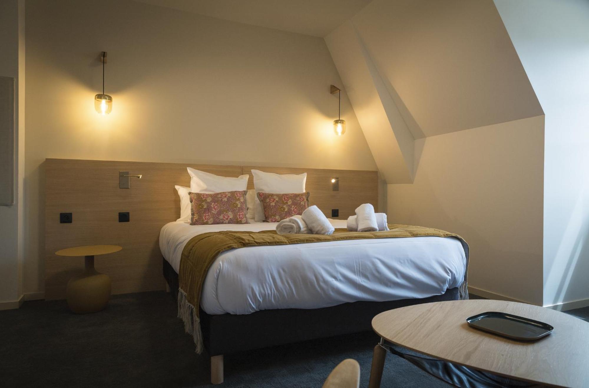 Domaine De L'Ecorcerie Hotel Fontaine-le-Comte Kültér fotó