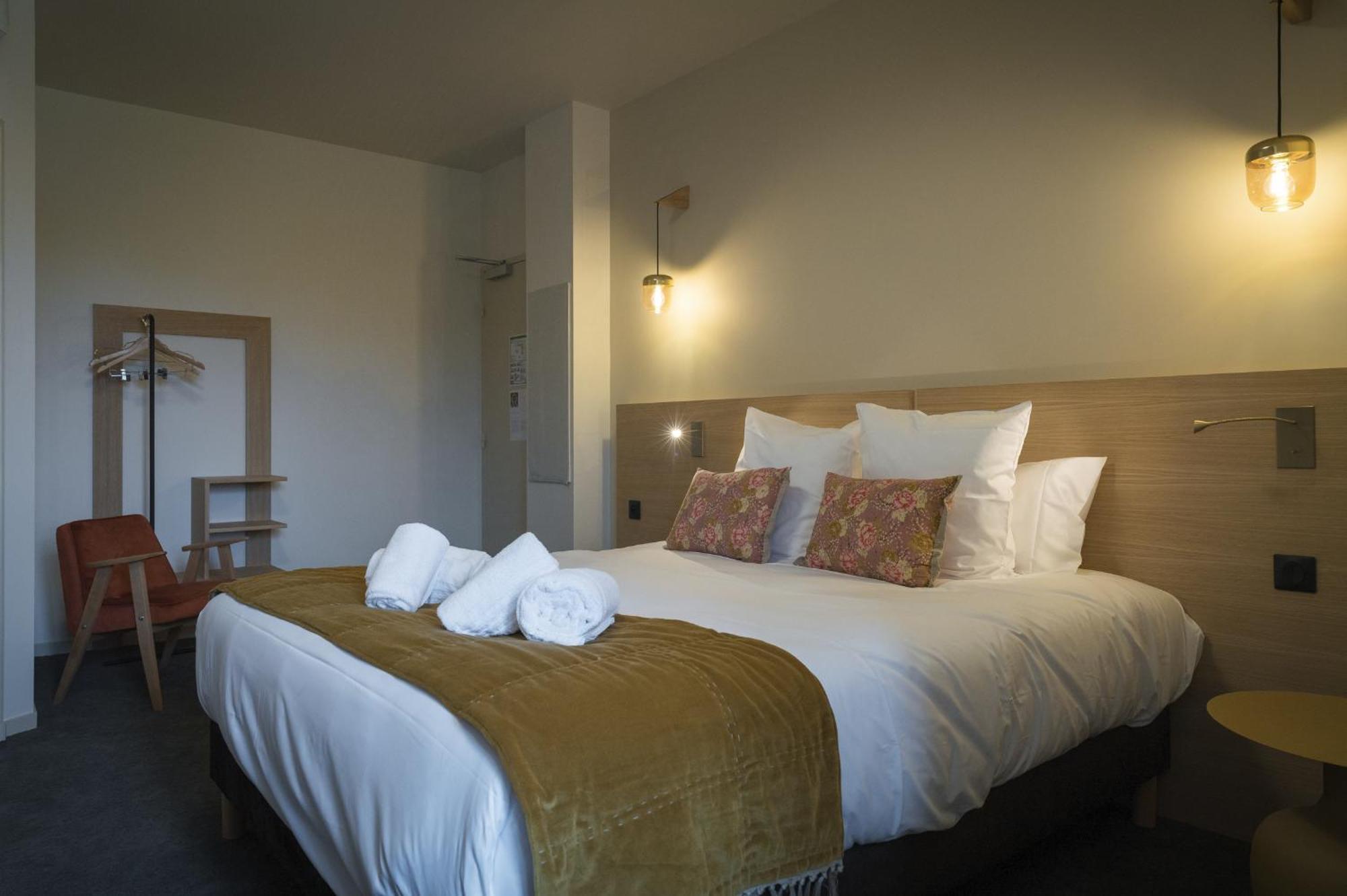 Domaine De L'Ecorcerie Hotel Fontaine-le-Comte Kültér fotó