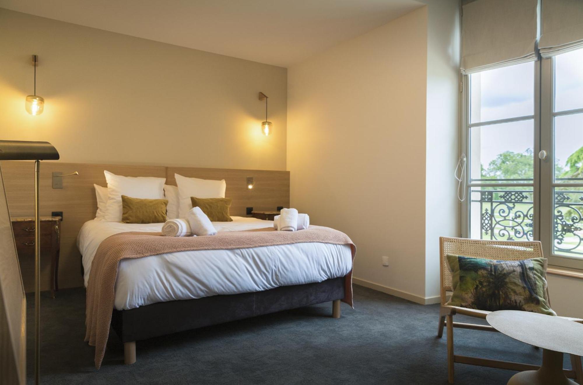 Domaine De L'Ecorcerie Hotel Fontaine-le-Comte Kültér fotó