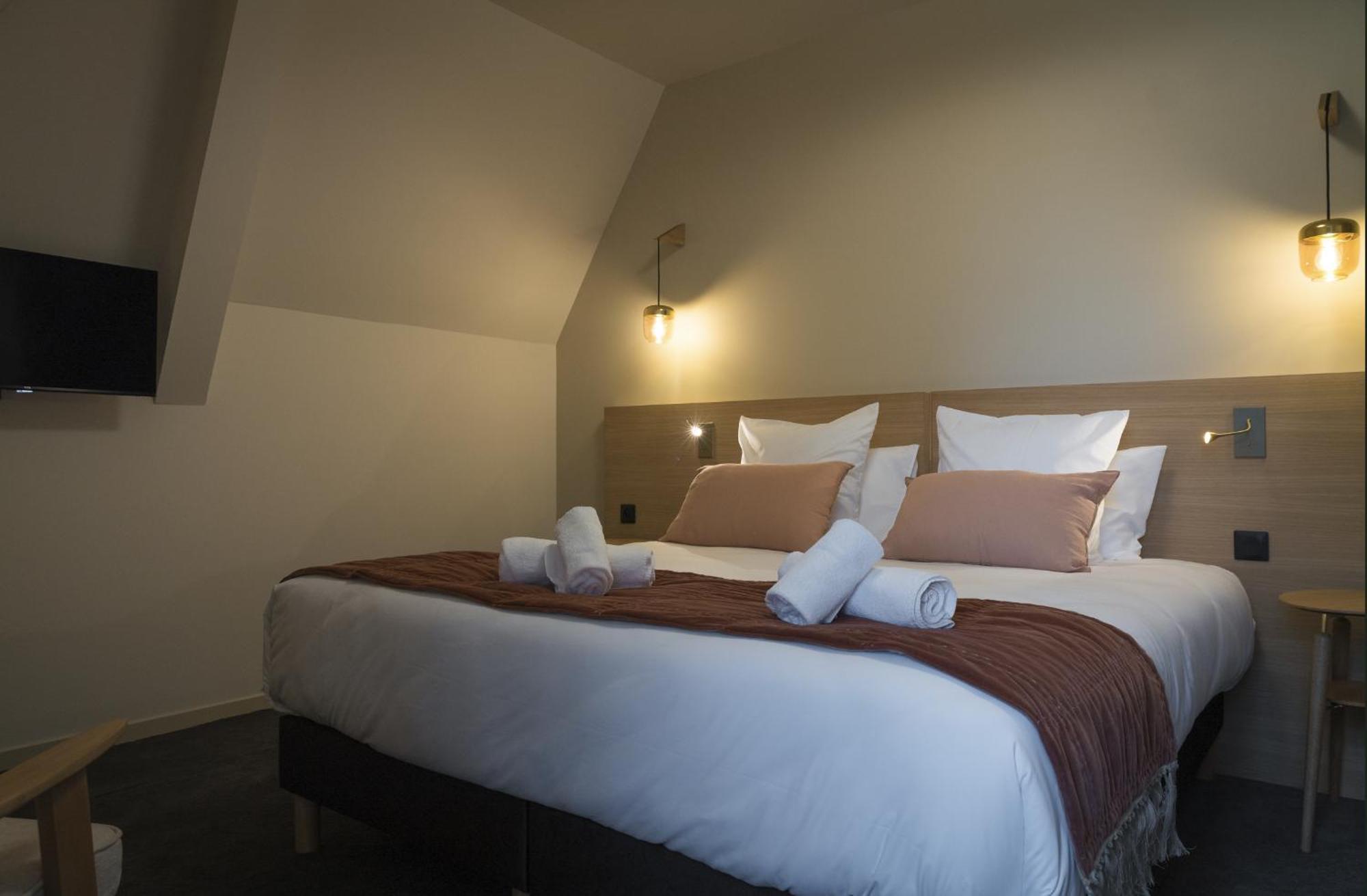 Domaine De L'Ecorcerie Hotel Fontaine-le-Comte Kültér fotó