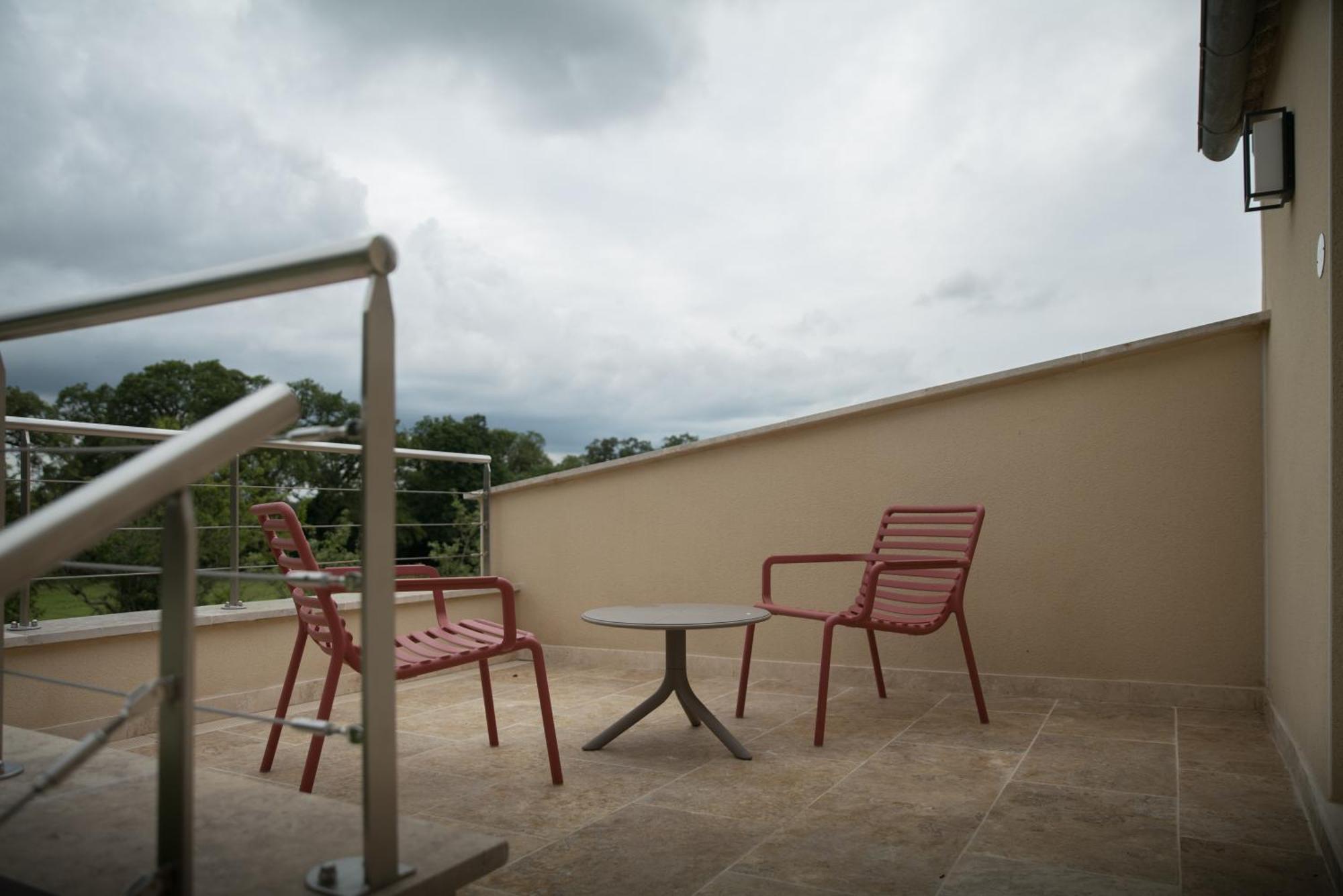 Domaine De L'Ecorcerie Hotel Fontaine-le-Comte Kültér fotó