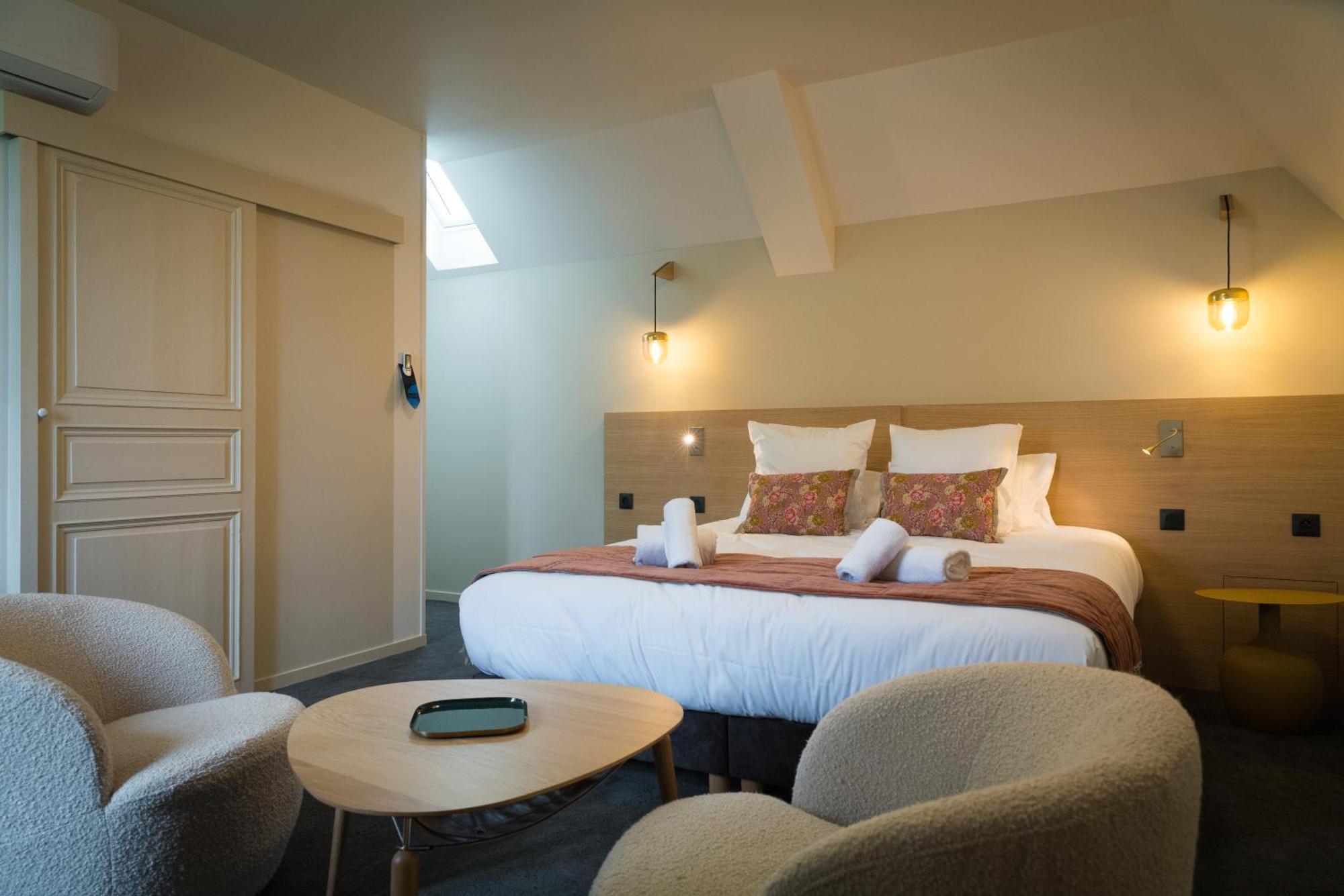 Domaine De L'Ecorcerie Hotel Fontaine-le-Comte Kültér fotó