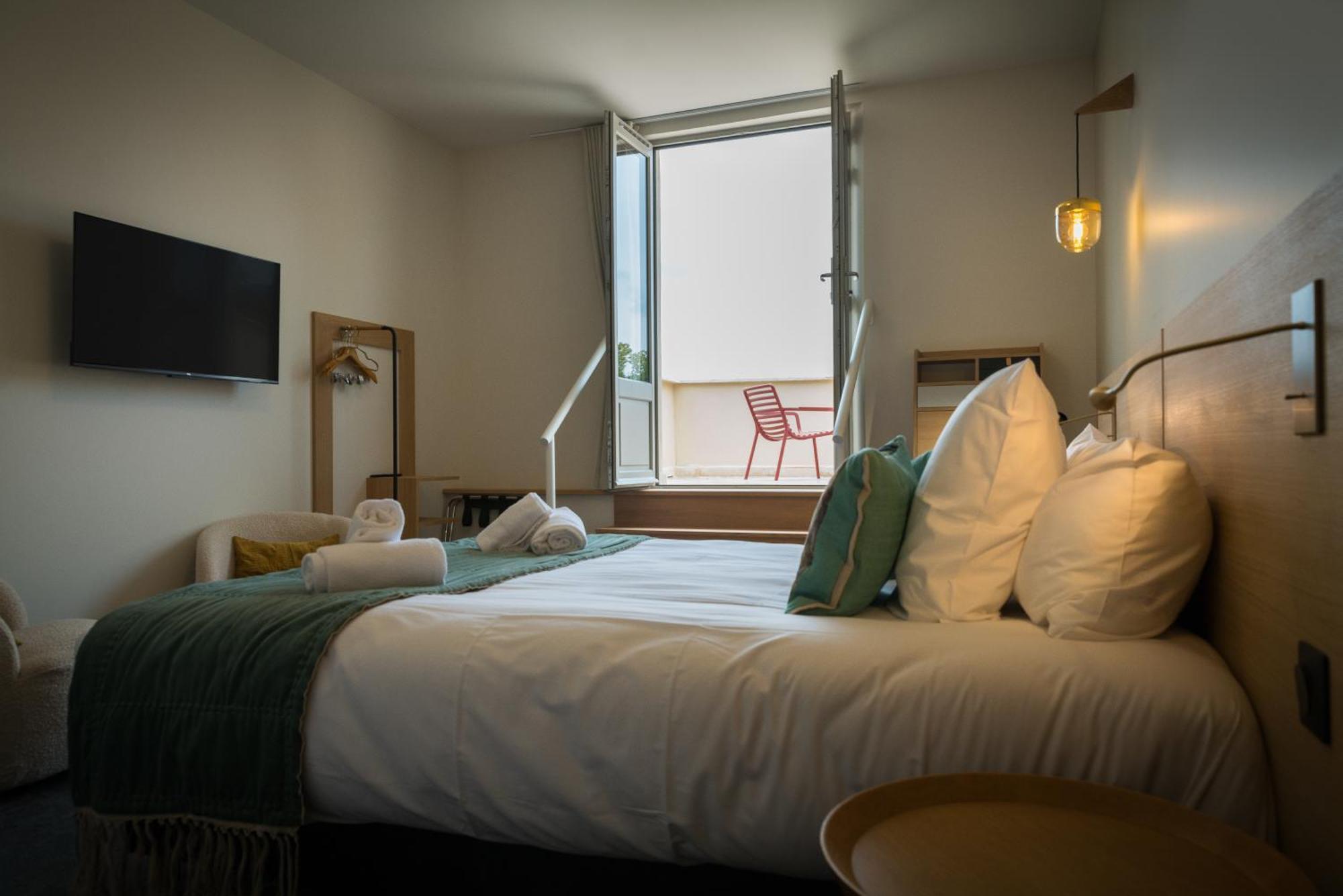 Domaine De L'Ecorcerie Hotel Fontaine-le-Comte Kültér fotó