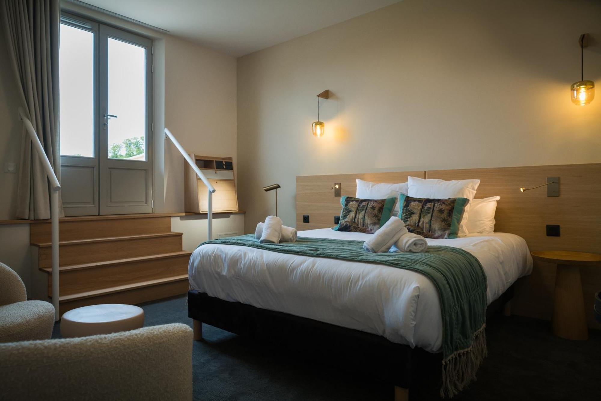Domaine De L'Ecorcerie Hotel Fontaine-le-Comte Kültér fotó