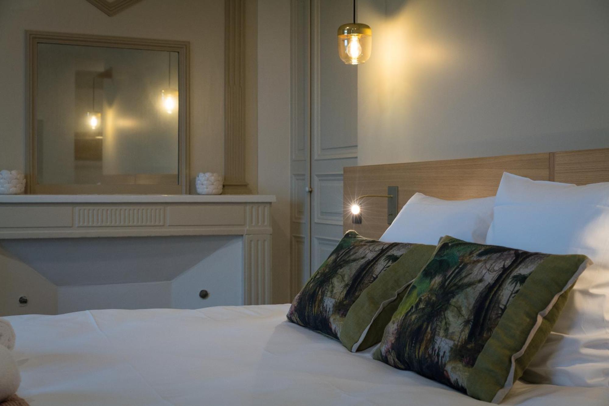 Domaine De L'Ecorcerie Hotel Fontaine-le-Comte Kültér fotó