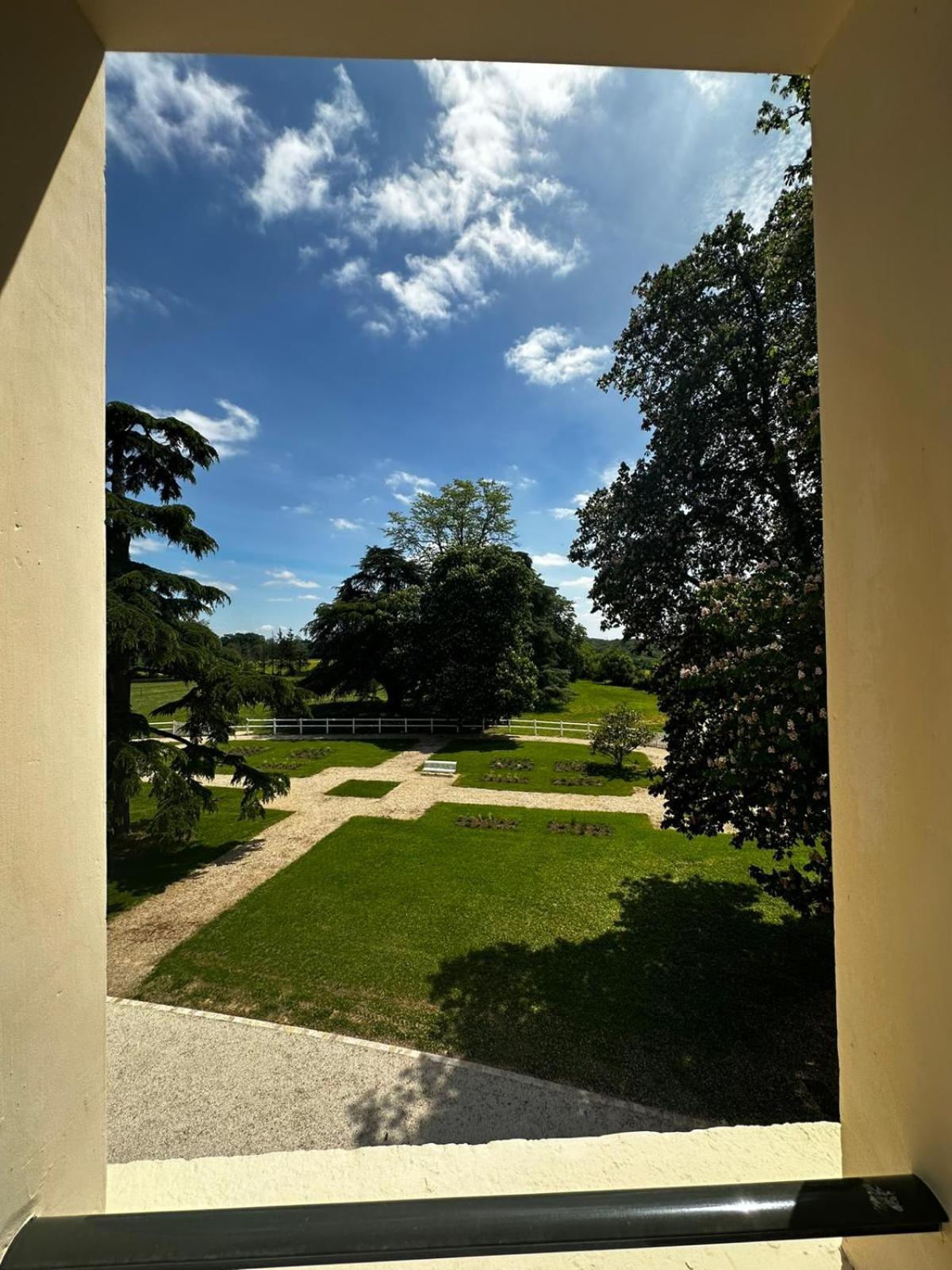 Domaine De L'Ecorcerie Hotel Fontaine-le-Comte Kültér fotó