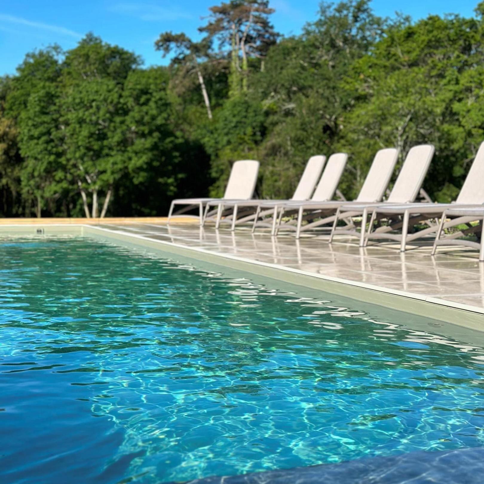 Domaine De L'Ecorcerie Hotel Fontaine-le-Comte Kültér fotó